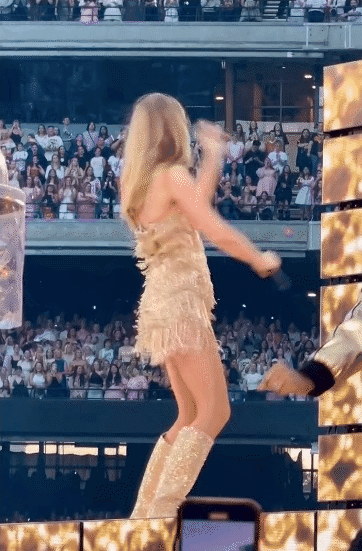 Hơn 150 triệu người xem Taylor Swift nhảy xấu- Ảnh 2.