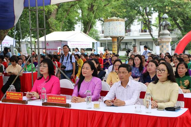 Giao lưu kết nối, giới thiệu mô hình sinh kế hòa nhập cộng đồng cho nạn nhân mua bán người- Ảnh 2.