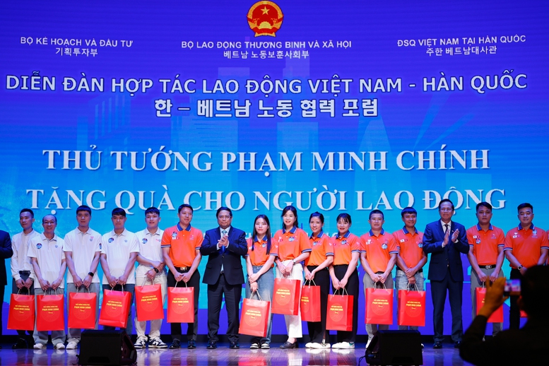 Thủ tướng: Tạo thuận lợi nhất cho người lao động, nâng tầm hợp tác lao động Việt Nam - Hàn Quốc- Ảnh 3.