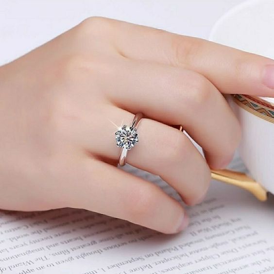 Ly hôn gần 10 năm nhưng mẹ chồng cũ vẫn đi bịa chuyện tôi mua nhẫn kim cương 200 triệu khiến bà phải trả nợ hộ- Ảnh 1.