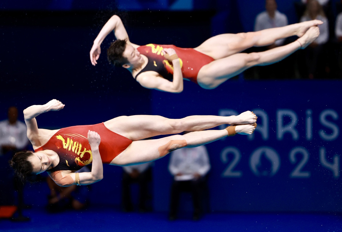 Olympic Paris: "Song ngư" Trung Quốc giành Huy chương vàng nhảy cầu đồng bộ 3m nữ- Ảnh 1.