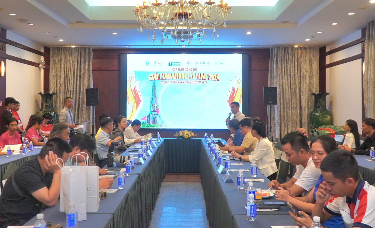 6.000 vận động viên tham gia Giải Marathon - Cà Mau 2024 Cup Petrovietnam- Ảnh 1.