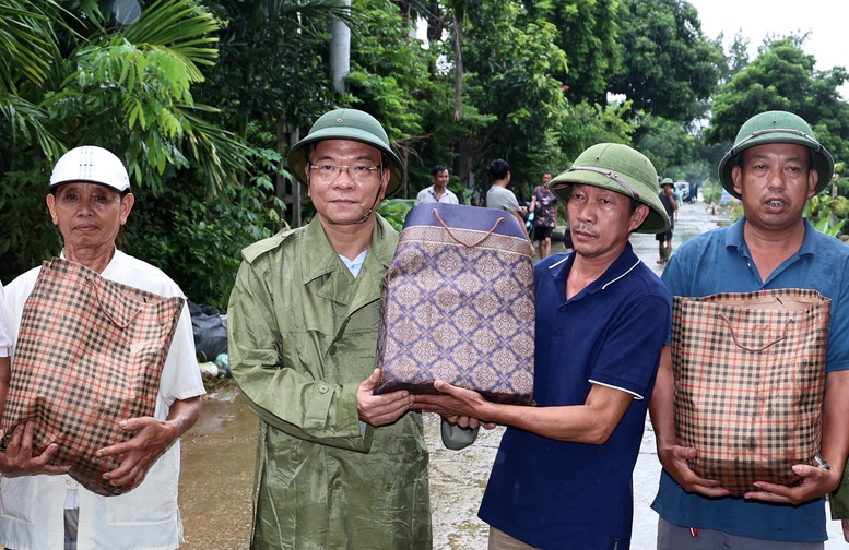 Phó Thủ tướng: Hà Nội cần đảm bảo an toàn tuyệt đối cho người dân vùng lũ- Ảnh 3.