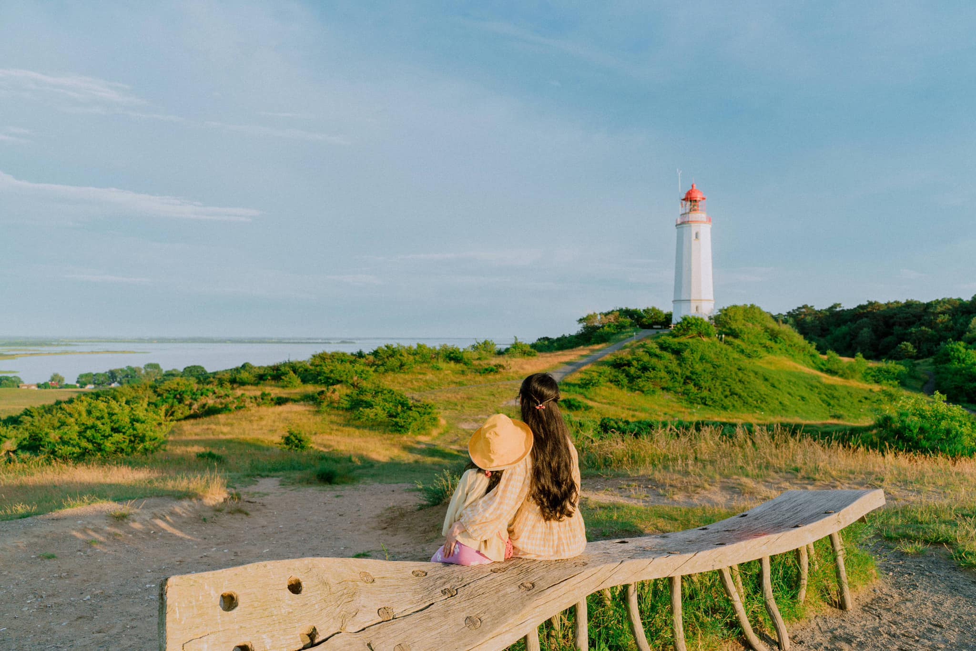 Chuyến du hành diệu kỳ của em bé Việt đến hòn đảo nhỏ trên biển Baltic, nơi toàn cảnh đẹp kỳ ảo và không hề có chiếc ô tô nào- Ảnh 11.