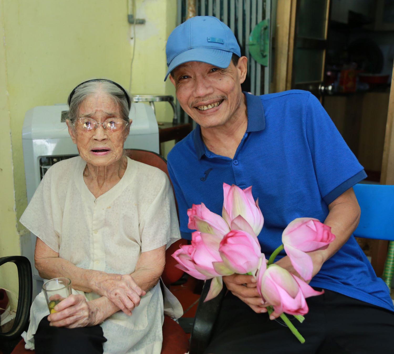 Trà sen Tây Hồ trở thành Di sản văn hóa phi vật thể quốc gia: Thức uống tinh tế được làm ra từ bàn tay những người phụ nữ- Ảnh 3.