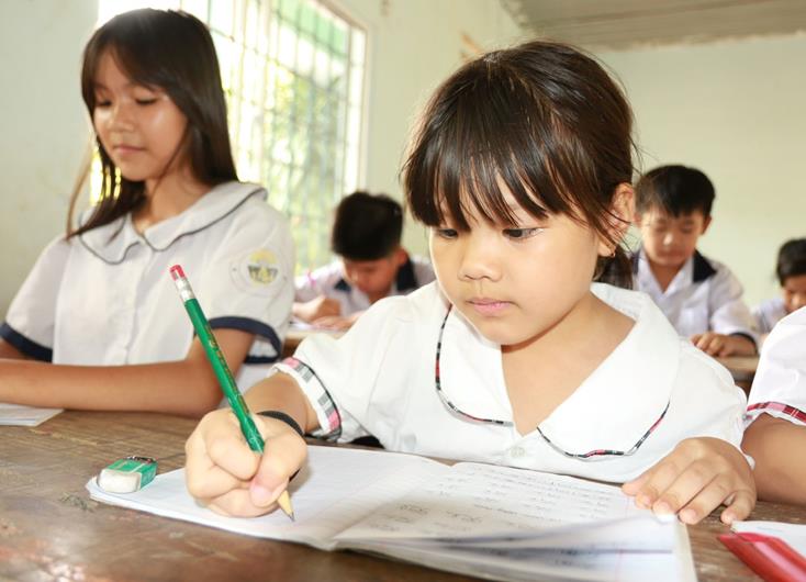 دونگ نای: شهریه پیشدبستانی در مناطق کوهستانی 25000 دونگ ویتنامی برای هر دانشآموز در ماه است - عکس 1. Đồng Nai: Học phí mầm non vùng miền núi 25.000đ/học sinh/tháng- Ảnh 1.