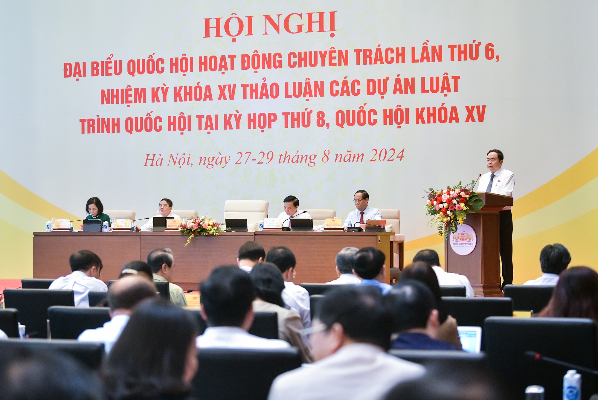 Đại biểu Quốc hội chuyên trách thảo luận nhiều luật quan trọng, liên quan đến lợi ích doanh nghiệp, người dân- Ảnh 3.