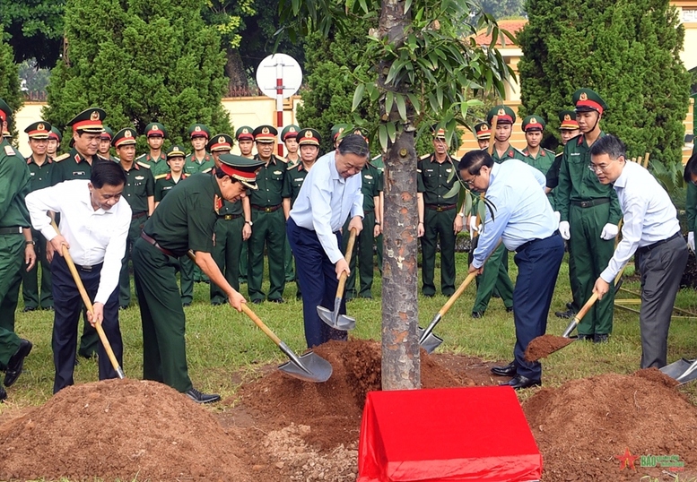 Tổng Bí thư, Chủ tịch nước Tô Lâm làm việc với Ban Thường vụ Quân ủy Trung ương- Ảnh 2.