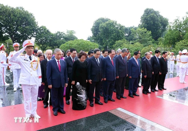 Lãnh đạo Đảng, Nhà nước vào Lăng viếng Chủ tịch Hồ Chí Minh nhân dịp Quốc khánh- Ảnh 2.