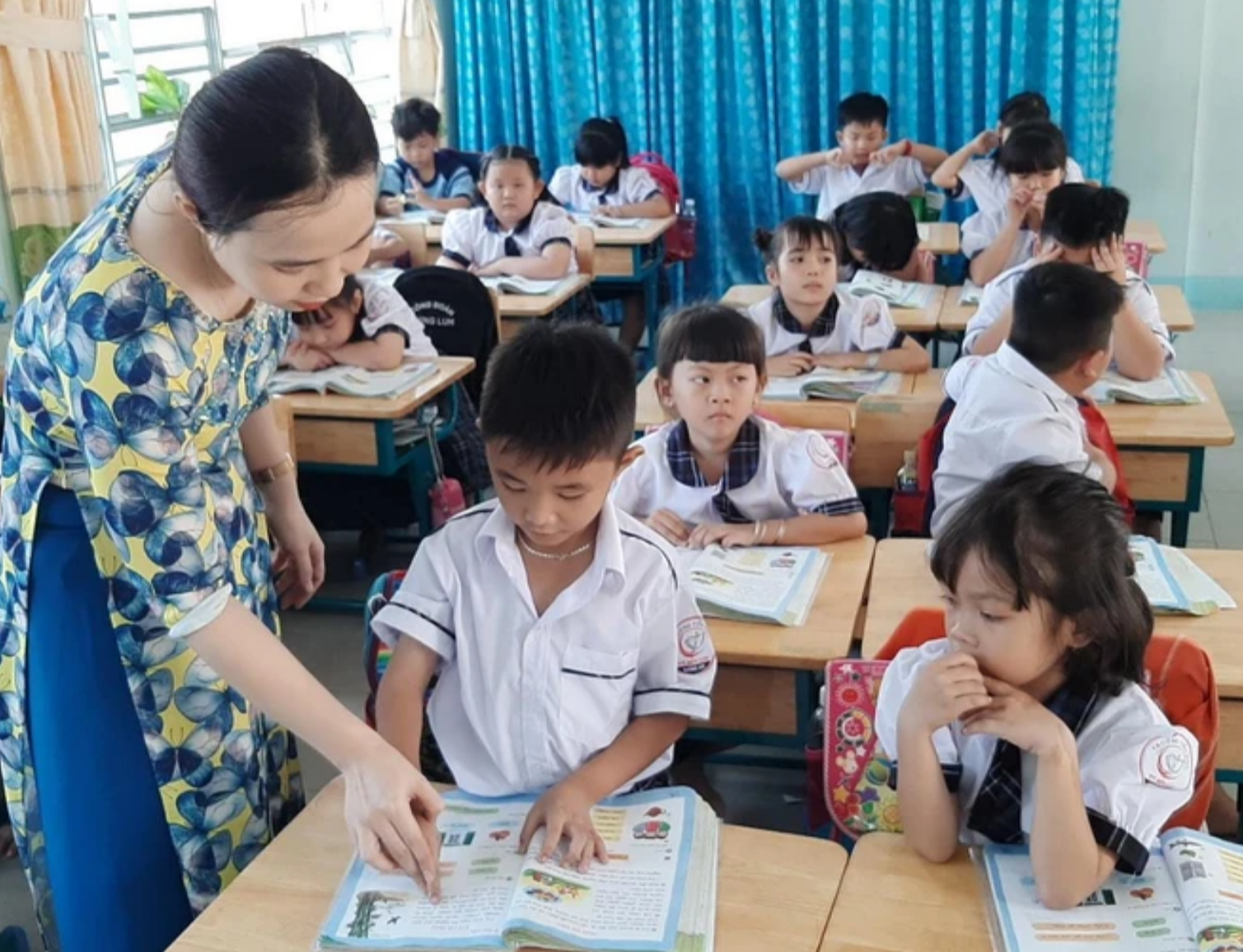 לונג אן: שכר הלימוד הנמוך ביותר הוא 34,000 דונג וייטנאמי לסטודנט לחודש - תמונה 1. Long An: Mức thu học phí thấp nhất 34.000 đồng/học sinh/tháng- Ảnh 1.