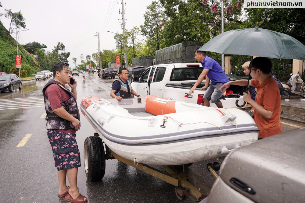 TP Yên Bái chìm trong biển nước, gần 8.000 ngôi nhà bị ngập, 10 người chết và mất tích- Ảnh 16.