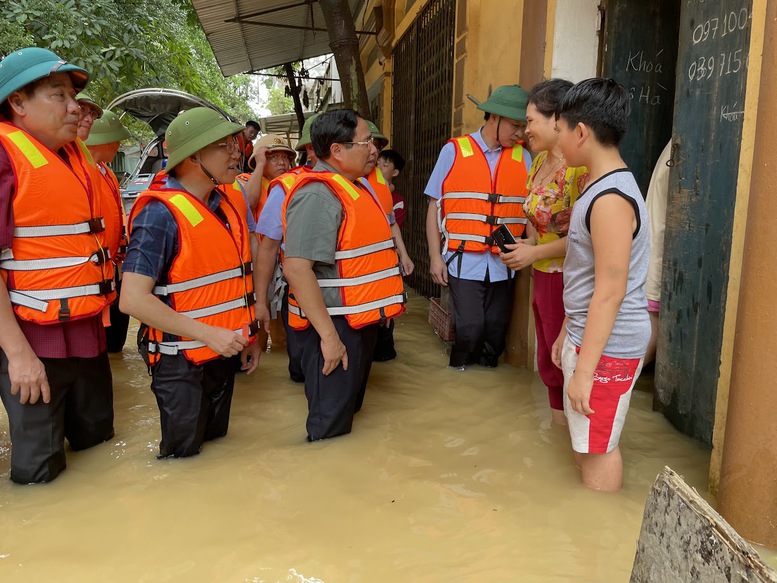 Thủ tướng về xã bị cô lập của Bắc Giang, kiểm tra công tác ứng phó mưa lũ- Ảnh 2.