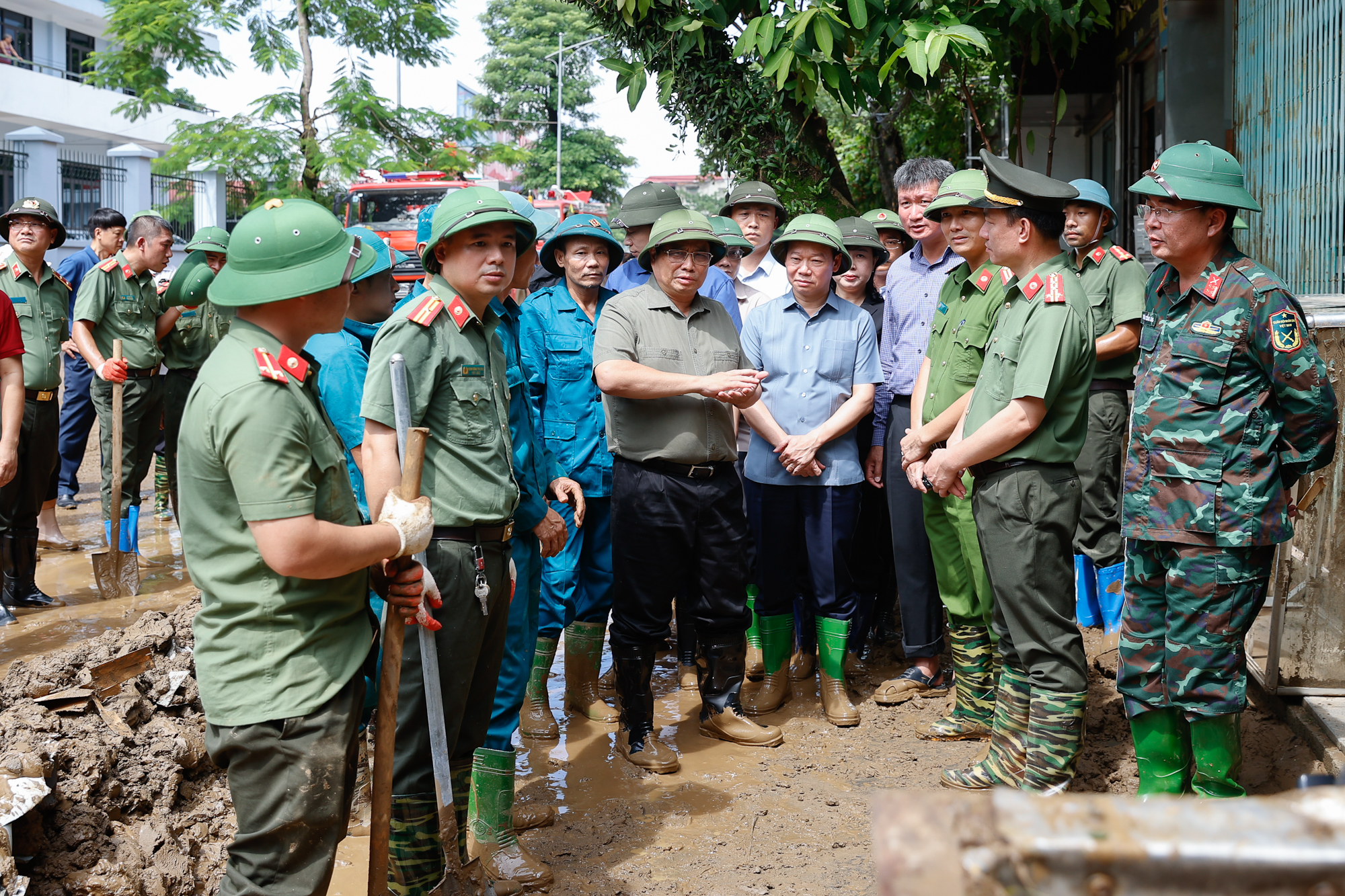 Thủ tướng Phạm Minh Chính chỉ đạo ứng phó, khắc phục hậu quả mưa lũ, thiên tai tại Yên Bái, Lào Cai- Ảnh 16.