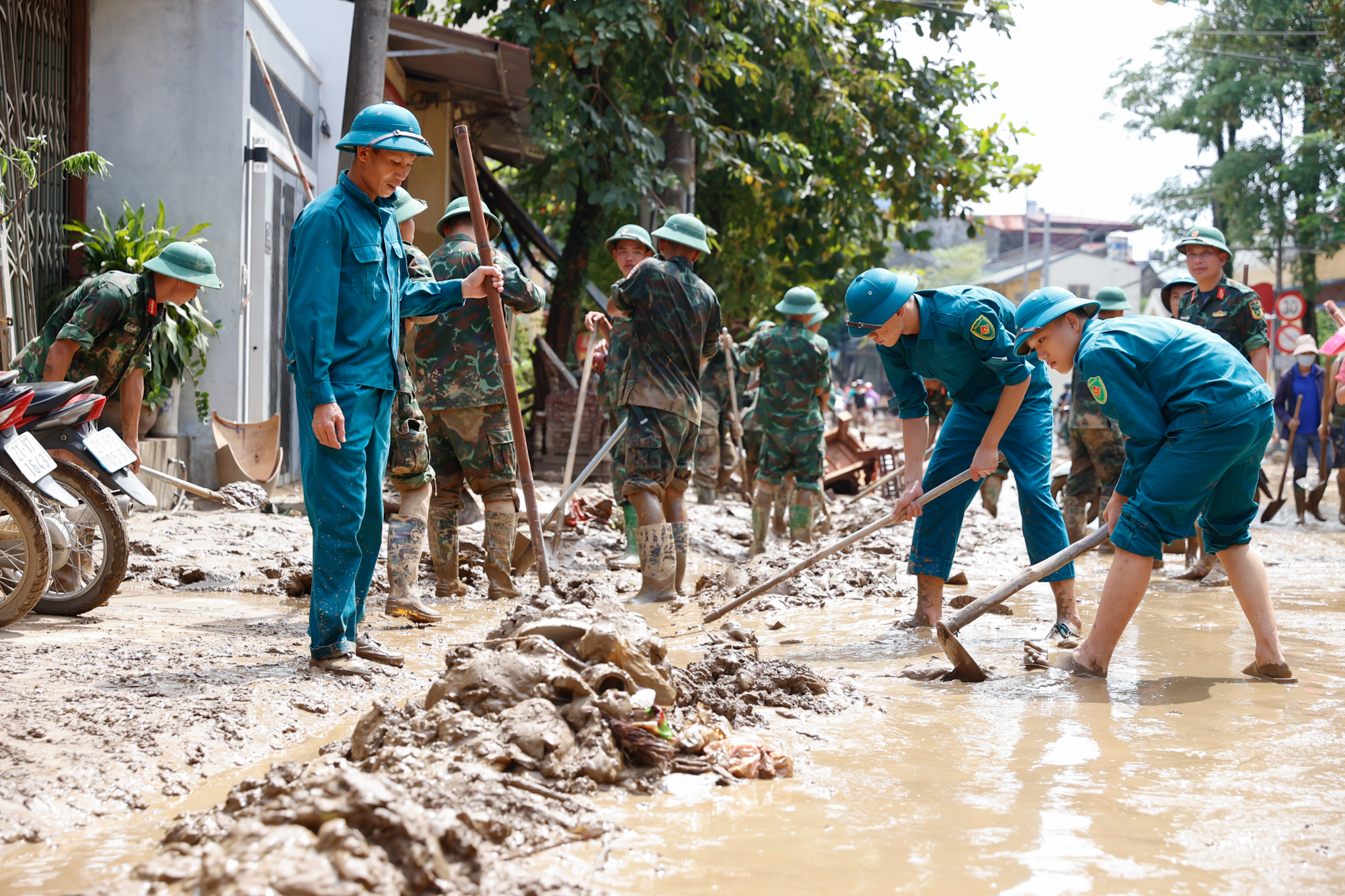 Thủ tướng Phạm Minh Chính chỉ đạo ứng phó, khắc phục hậu quả mưa lũ, thiên tai tại Yên Bái, Lào Cai- Ảnh 18.