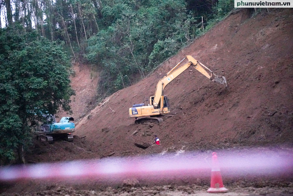 12 giờ liên tục thông đường để đón giáo viên, học sinh trở lại trường trong thời gian nghỉ bão- Ảnh 4.