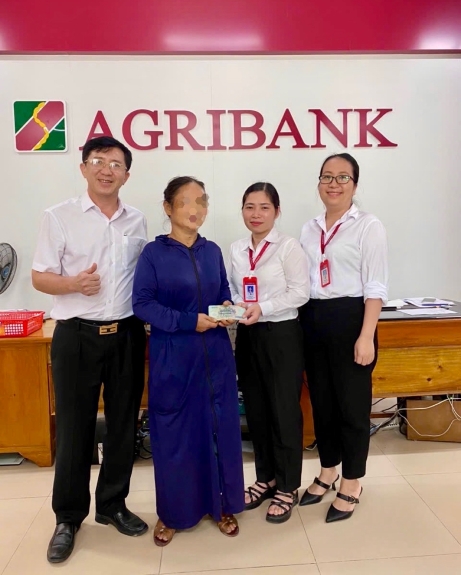 Agribank Thanh Hóa kịp thời ngăn chặn ba vụ lừa đảo trên mạng xã hội số tiền gần 200 triệu đồng- Ảnh 1.