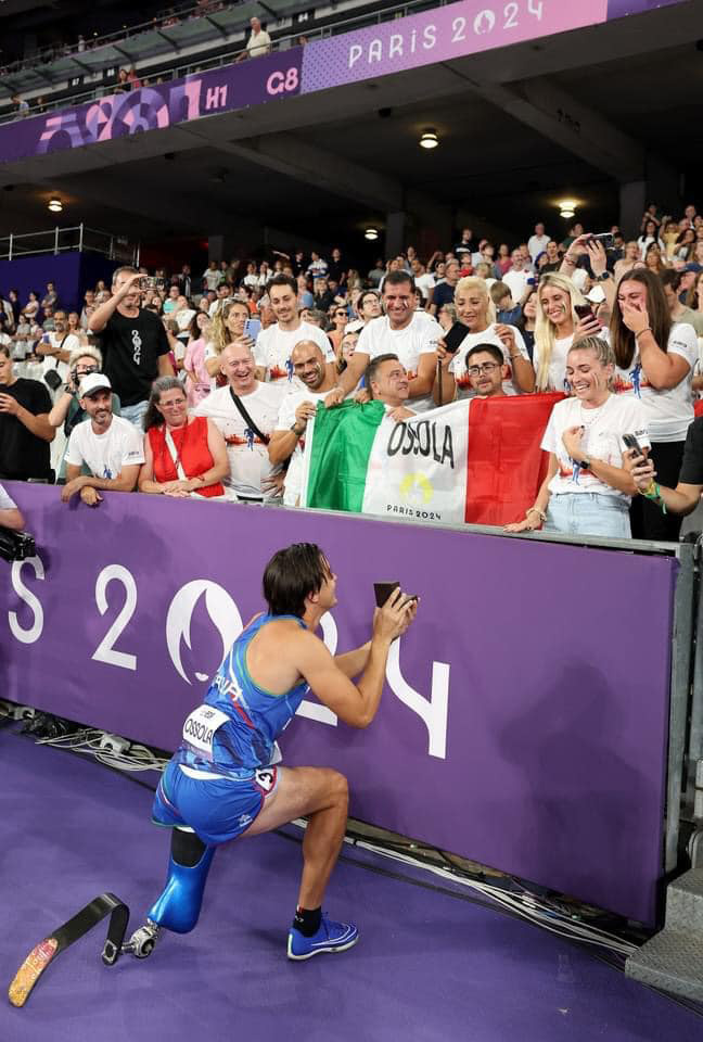 Hình ảnh vận động viên người Italia cầu hôn bạn gái tại Paralympic đầy lãng mạn- Ảnh 2.