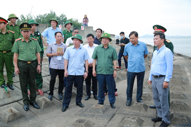 Phó Thủ tướng Trần Hồng Hà kiểm tra công tác phòng chống bão số 3 tại Quảng Ninh và Hải Phòng- Ảnh 11.