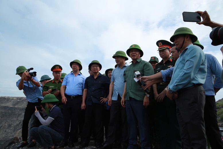 Phó Thủ tướng Trần Hồng Hà kiểm tra công tác phòng chống bão số 3 tại Quảng Ninh và Hải Phòng- Ảnh 5.