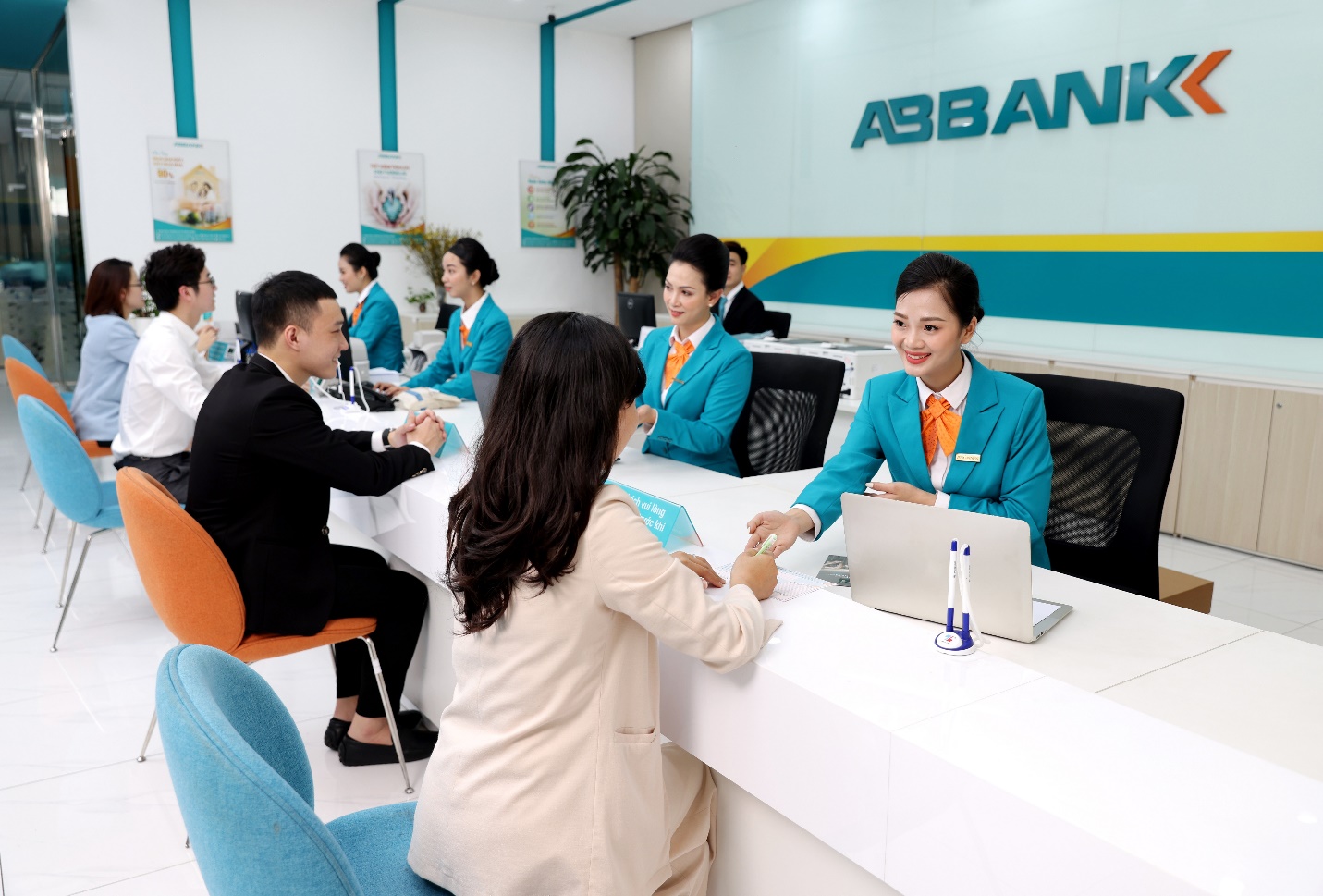 ABBANK thành lập Uỷ ban chiến lược phát triển bền vững ESG với vai trò dẫn dắt của ông Vũ Văn Tiền- Ảnh 2.