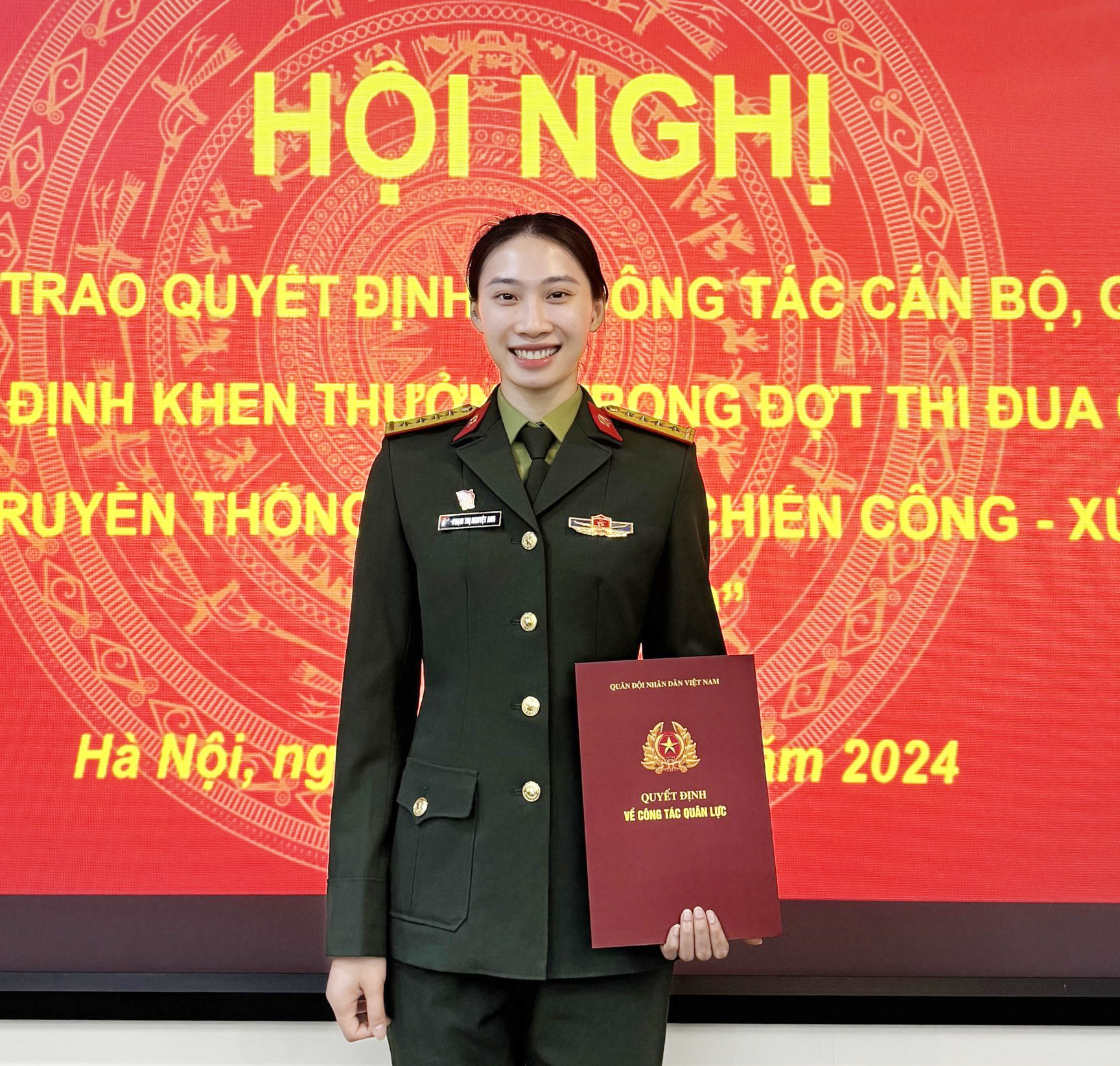 Chủ công bóng chuyền Nguyệt Anh diện áo dài đón Tết- Ảnh 6.