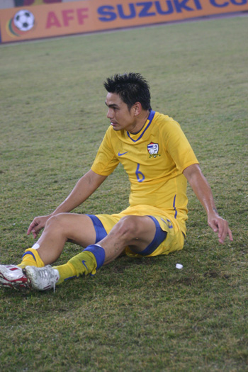 Nhìn lại chiến thắng AFF Cup 2008 của ĐT Việt Nam trước Thái Lan trên sân nhà- Ảnh 8.