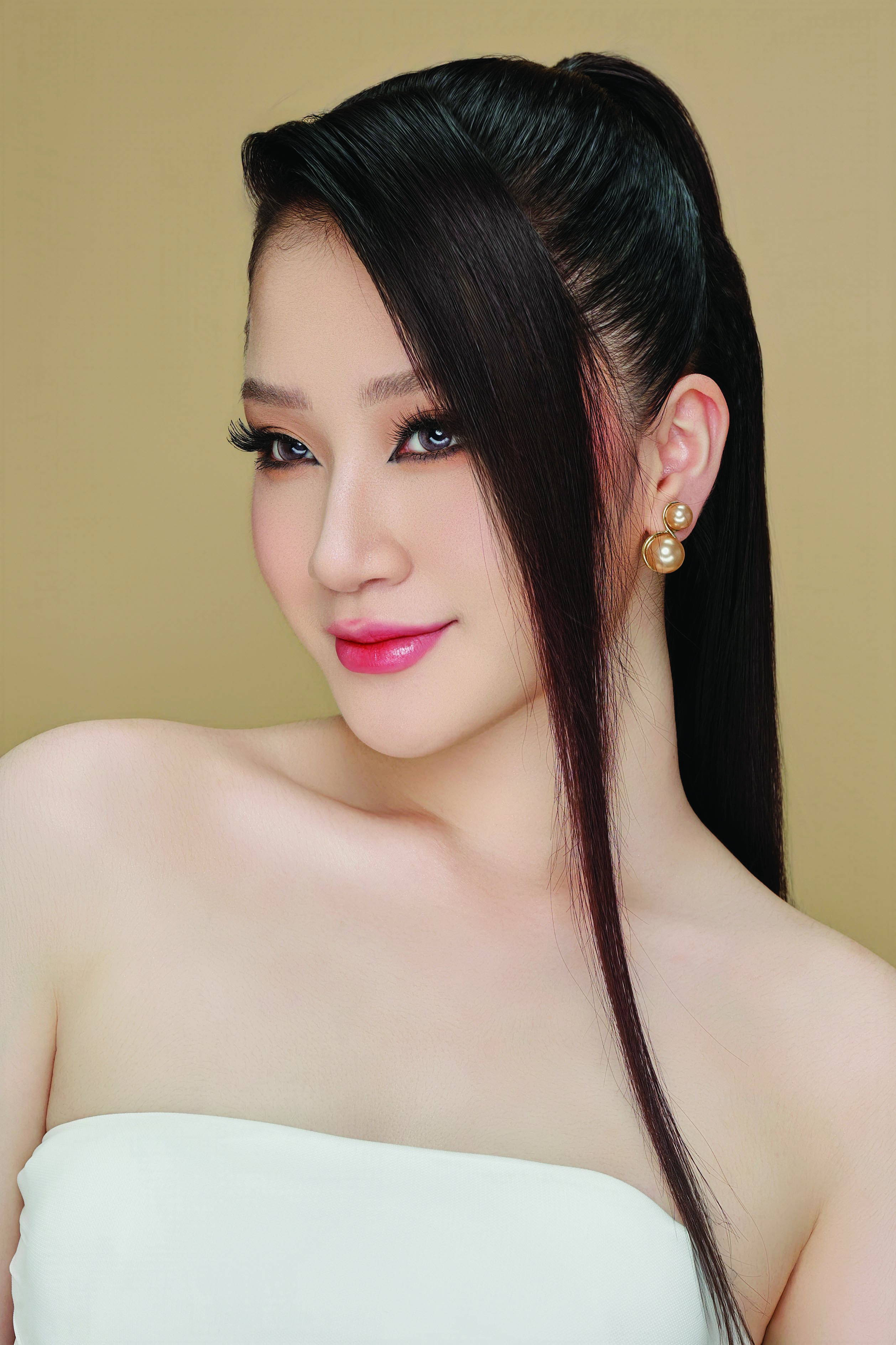 Tóc lạ du Xuân- Ảnh 3. Tóc lạ du Xuân- Ảnh 3.