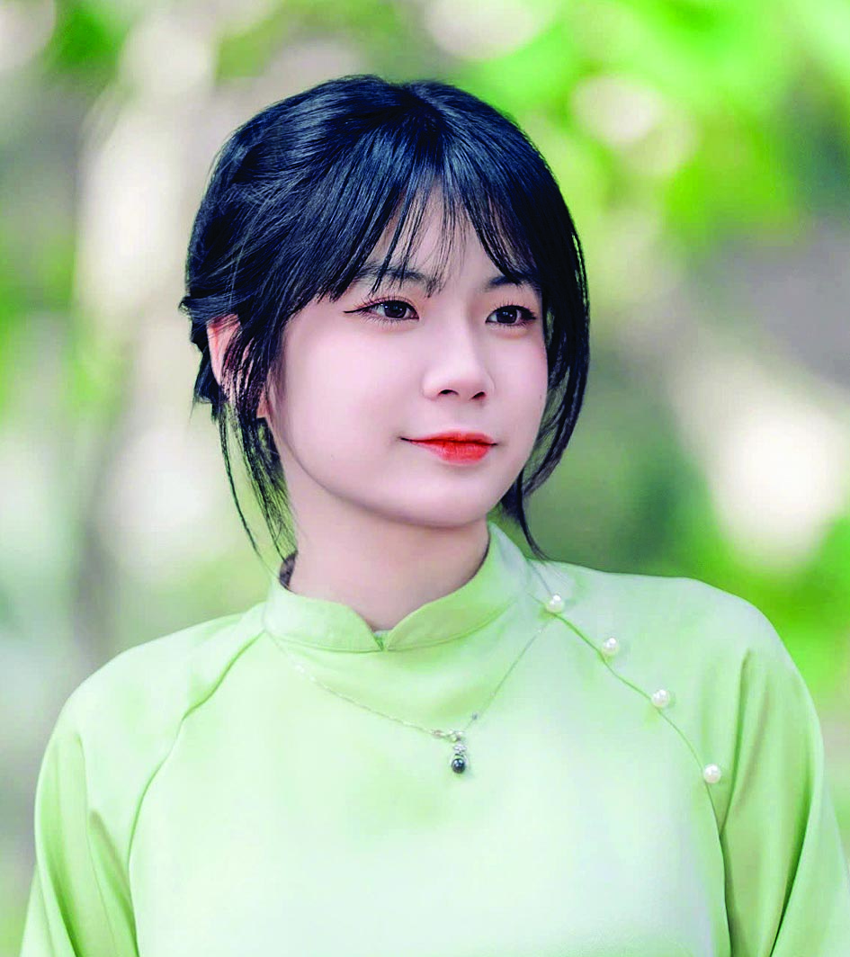 Gen Z gửi tình yêu vào tà áo dài ngày Xuân- Ảnh 3. Gen Z gửi tình yêu vào tà áo dài ngày Xuân- Ảnh 3.