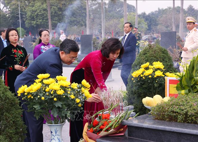 Lãnh đạo Đảng, Nhà nước vào Lăng viếng Chủ tịch Hồ Chí Minh nhân dịp Tết Nguyên đán- Ảnh 13.