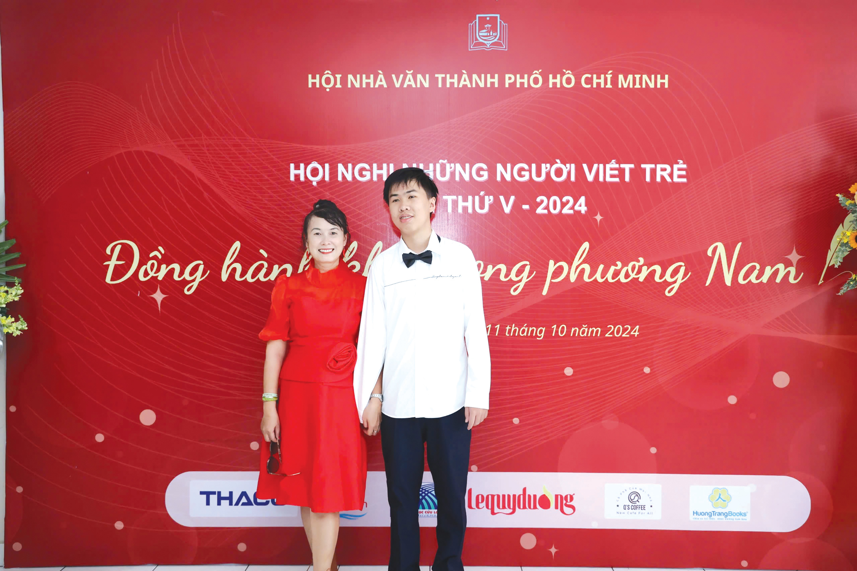 Khi “hổ mẫu” sinh “hổ tử”: Sự nối tiếp thế hệ
trong giới văn chương Việt- Ảnh 2. Khi “hổ mẫu” sinh “hổ tử”: Sự nối tiếp thế hệ
trong giới văn chương Việt- Ảnh 2.