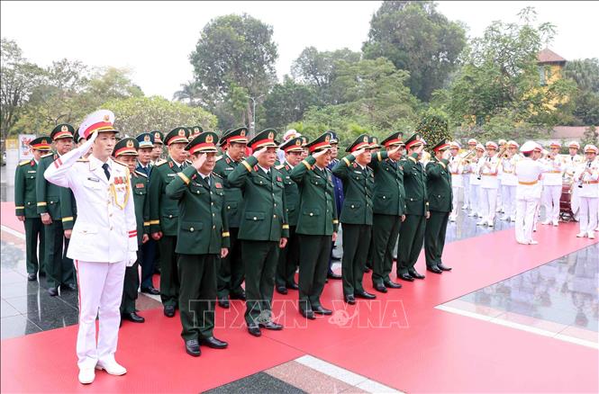 Lãnh đạo Đảng, Nhà nước vào Lăng viếng Chủ tịch Hồ Chí Minh nhân dịp Tết Nguyên đán- Ảnh 11.