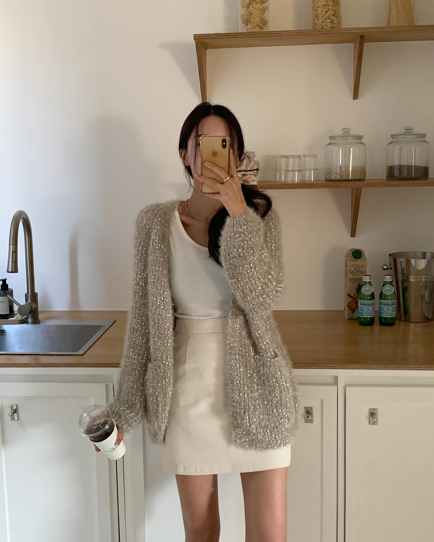 Gợi ý 10 set đồ đẹp long lanh đi chơi đêm Giao thừa- Ảnh 8. Gợi ý 10 set đồ đẹp long lanh đi chơi đêm Giao thừa- Ảnh 8.