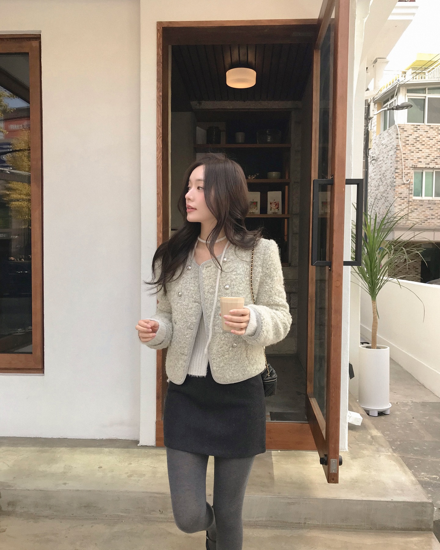 Gợi ý 10 set đồ đẹp long lanh đi chơi đêm Giao thừa- Ảnh 3. Gợi ý 10 set đồ đẹp long lanh đi chơi đêm Giao thừa- Ảnh 3.