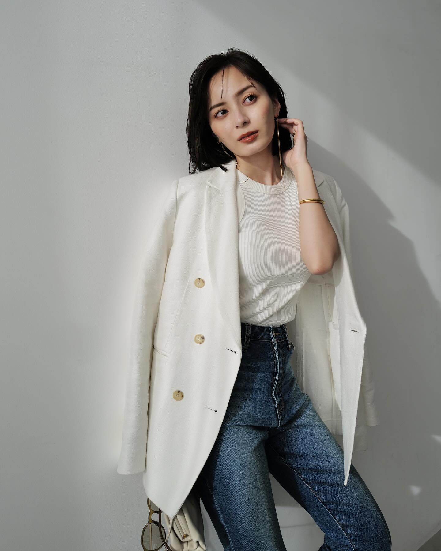 10 cách mặc áo blazer đi chúc Tết hay du xuân đều đẹp- Ảnh 3. 10 cách mặc áo blazer đi chúc Tết hay du xuân đều đẹp- Ảnh 3.