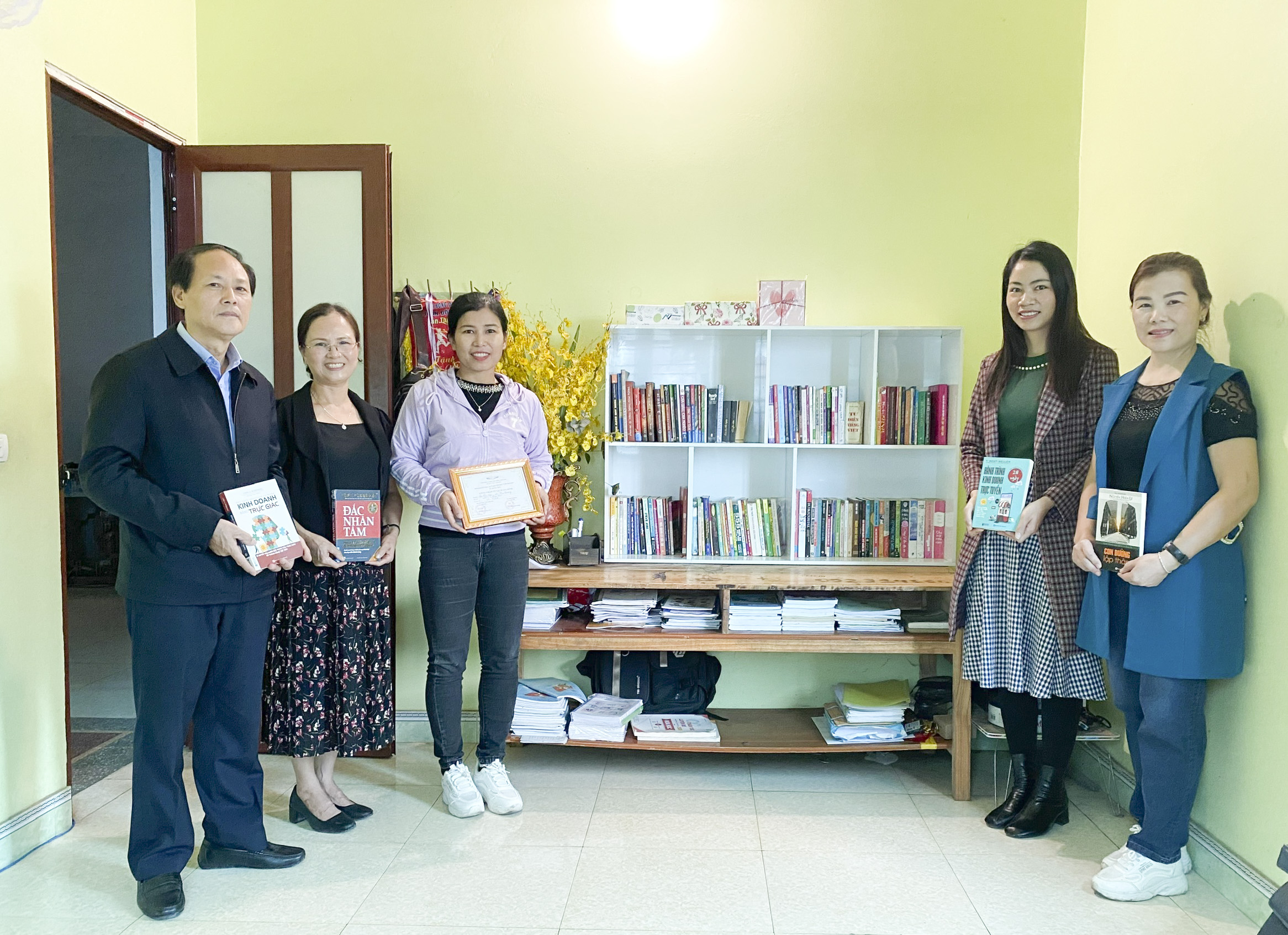 Từ giấc mơ nhỏ đến "ngọn lửa" khuyến học đất Kinh Bắc- Ảnh 5. Từ giấc mơ nhỏ đến "ngọn lửa" khuyến học đất Kinh Bắc- Ảnh 5.