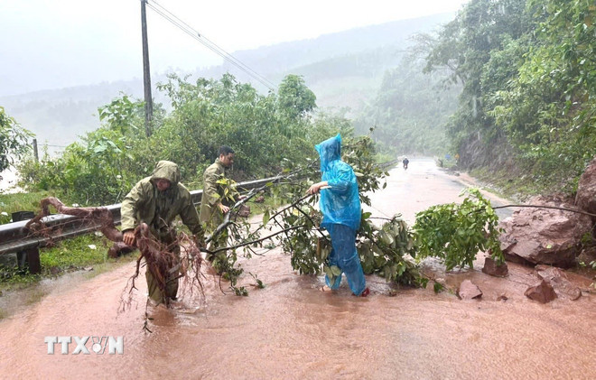 “Bão chồng bão” và bài học cấp bách về ứng phó thiên tai từ sớm, từ xa- Ảnh 2.