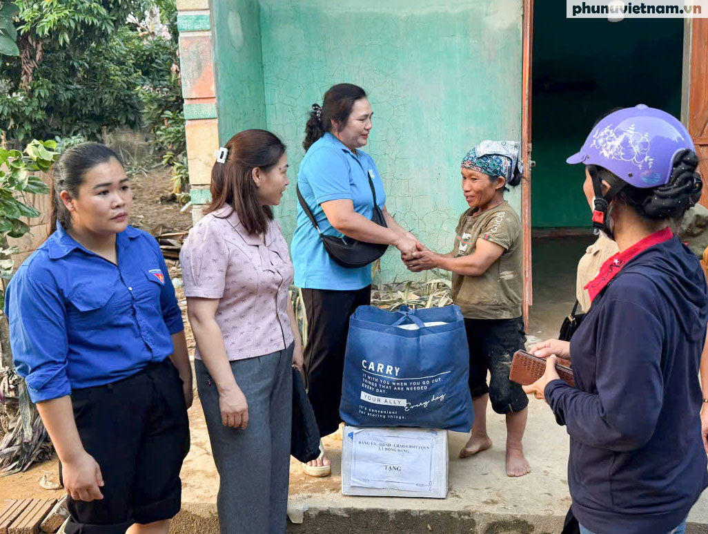 Hội LHPN tỉnh Lạng Sơn xung kích sau lũ, lan tỏa bếp ăn "0 đồng" hỗ trợ người dân- Ảnh 2. Hội LHPN tỉnh Lạng Sơn xung kích sau lũ, lan tỏa bếp ăn "0 đồng" hỗ trợ người dân- Ảnh 2.