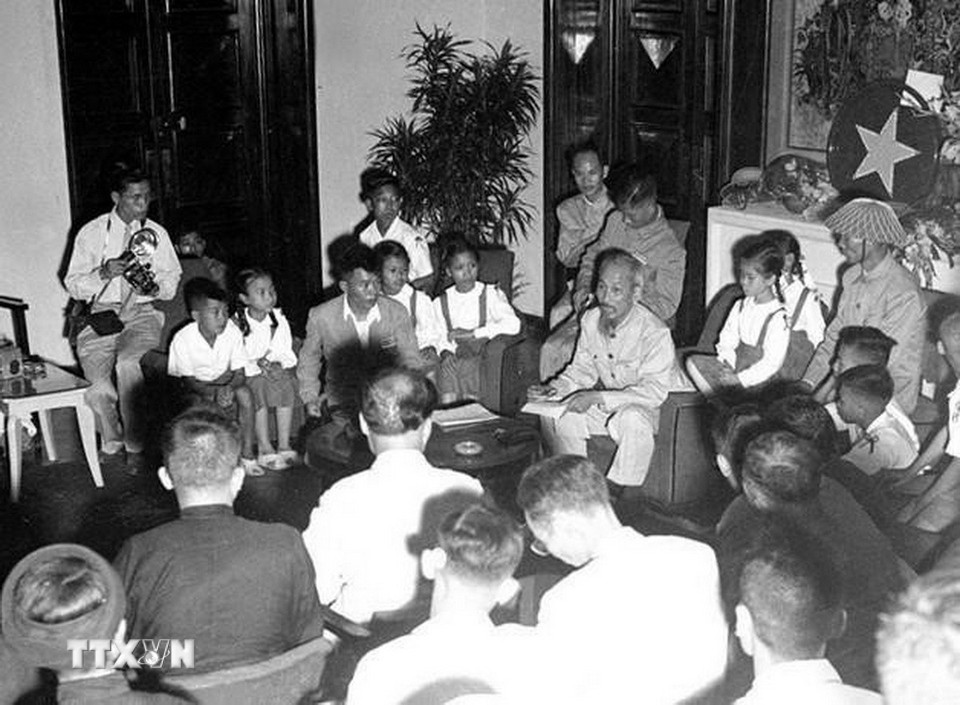 71 năm Giải phóng Thủ đô: Mốc son rực rỡ của nhân dân Thủ đô- Ảnh 24. 71 năm Giải phóng Thủ đô: Mốc son rực rỡ của nhân dân Thủ đô- Ảnh 24.