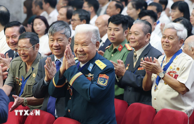 Thủ tướng Phạm Minh Chính dự Đại hội Thi đua yêu nước thành phố Hà Nội- Ảnh 3. Thủ tướng Phạm Minh Chính dự Đại hội Thi đua yêu nước thành phố Hà Nội- Ảnh 3.