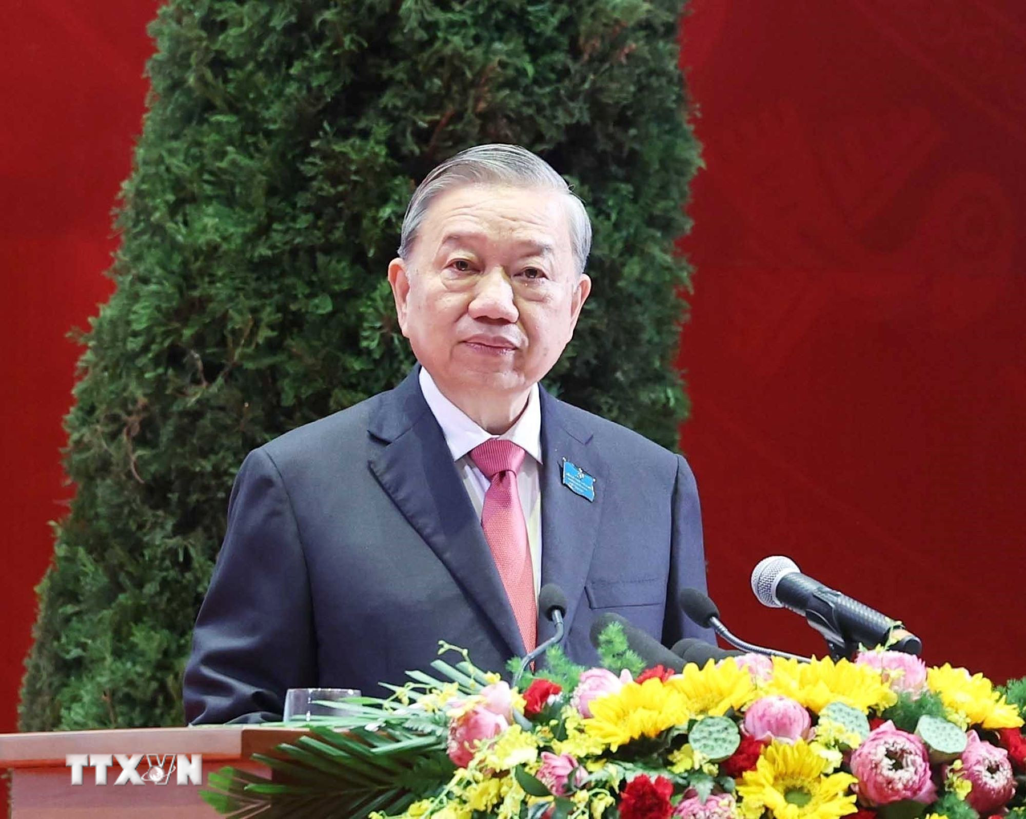 Phát biểu của Tổng Bí thư Tô Lâm tại Đại hội Đại biểu Đảng bộ thành phố Hà Nội- Ảnh 4. Phát biểu của Tổng Bí thư Tô Lâm tại Đại hội Đại biểu Đảng bộ thành phố Hà Nội- Ảnh 4.