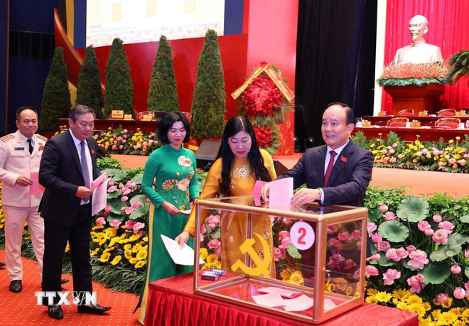 Bầu 75 đồng chí vào Ban Chấp hành Đảng bộ thành phố Hà Nội khóa XVIII- Ảnh 1.