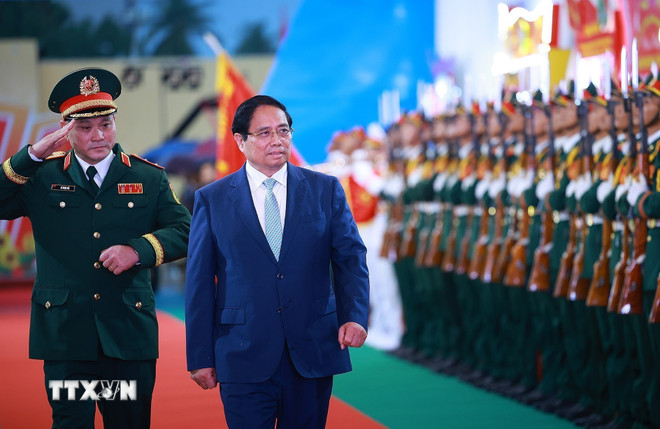Thủ tướng: Quân khu 5 hãy viết tiếp trang sử vẻ vang của quân đội và dân tộc- Ảnh 1. Thủ tướng: Quân khu 5 hãy viết tiếp trang sử vẻ vang của quân đội và dân tộc- Ảnh 1.