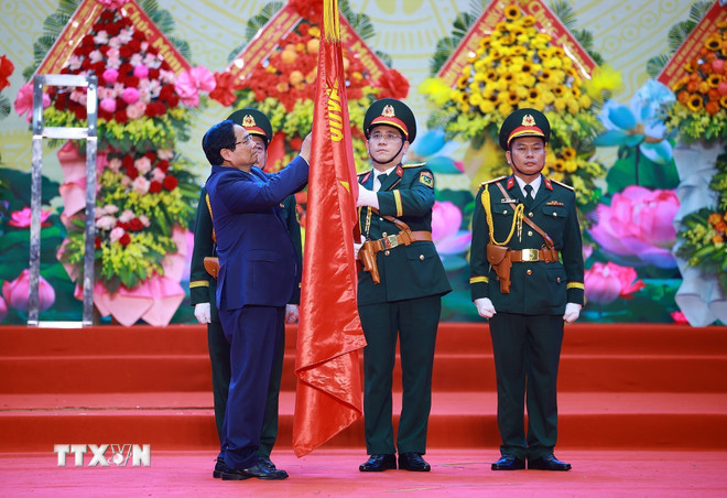 Thủ tướng: Quân khu 5 hãy viết tiếp trang sử vẻ vang của quân đội và dân tộc- Ảnh 4. Thủ tướng: Quân khu 5 hãy viết tiếp trang sử vẻ vang của quân đội và dân tộc- Ảnh 4.