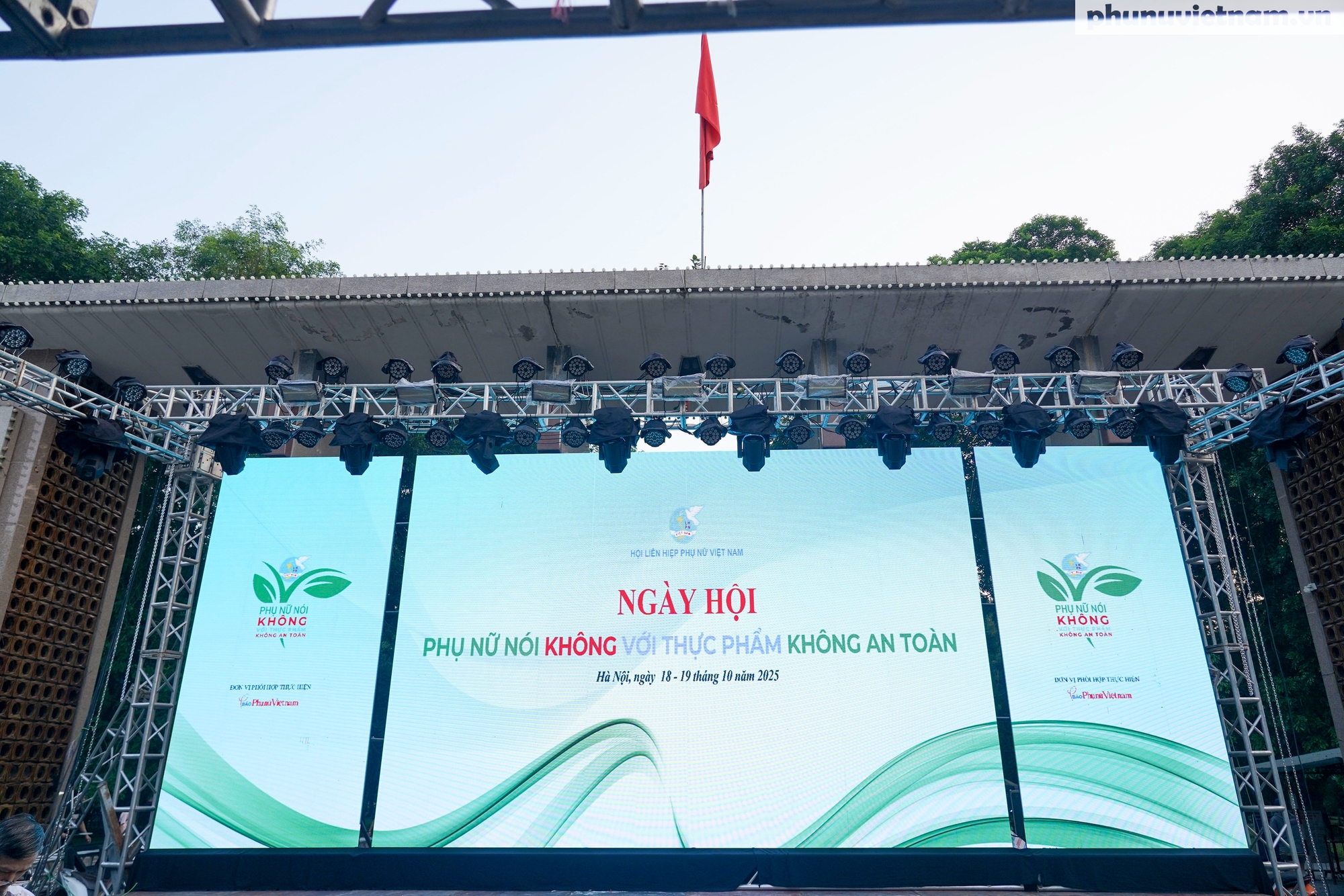 Không khí “trước giờ G” của chuỗi sự kiện Ngày hội “Phụ nữ” - Ảnh 3. Không khí “trước giờ G” của chuỗi sự kiện Ngày hội “Phụ nữ” - Ảnh 3.