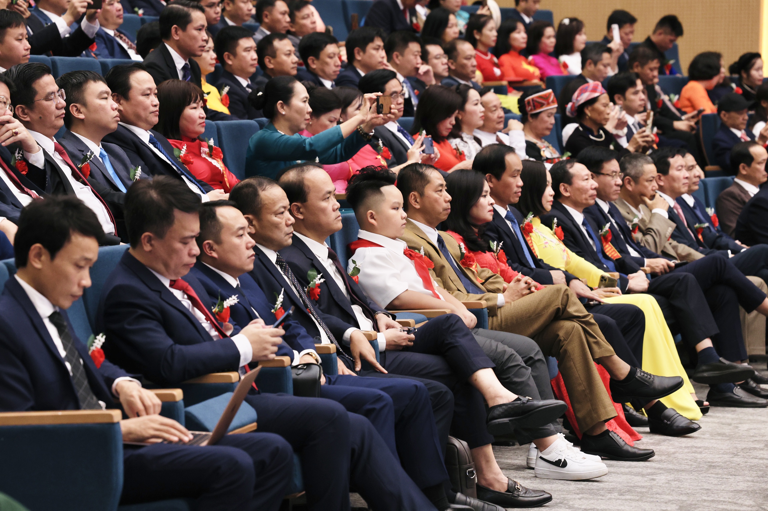 Đồng chí Nguyễn Thị Tuyến dự Đại hội Thi đua yêu nước tỉnh Lào Cai lần thứ I, giai đoạn 2025 - 2030- Ảnh 4. Đồng chí Nguyễn Thị Tuyến dự Đại hội Thi đua yêu nước tỉnh Lào Cai lần thứ I, giai đoạn 2025 - 2030- Ảnh 4.