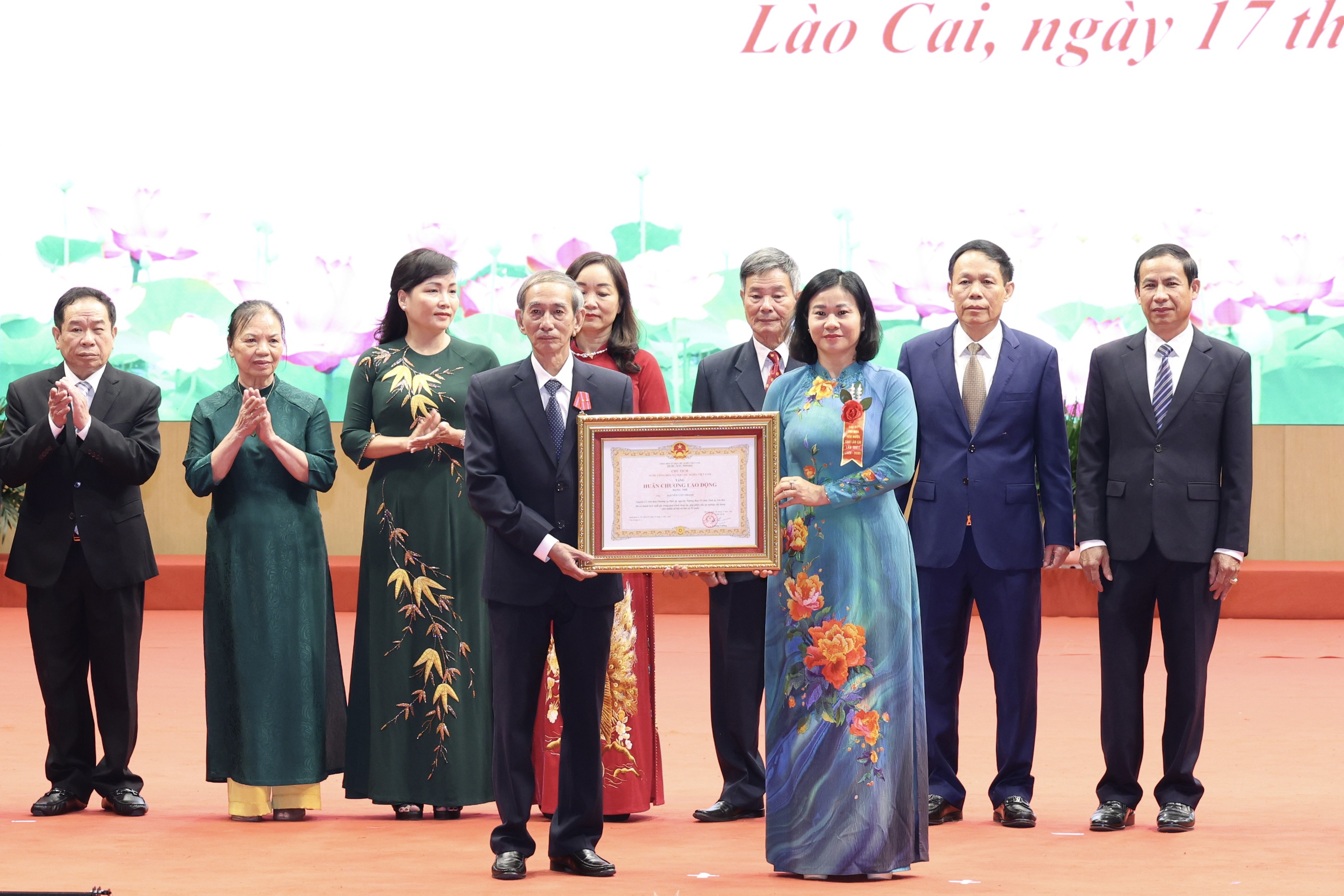 Đồng chí Nguyễn Thị Tuyến dự Đại hội Thi đua yêu nước tỉnh Lào Cai lần thứ I, giai đoạn 2025 - 2030- Ảnh 7. Đồng chí Nguyễn Thị Tuyến dự Đại hội Thi đua yêu nước tỉnh Lào Cai lần thứ I, giai đoạn 2025 - 2030- Ảnh 7.