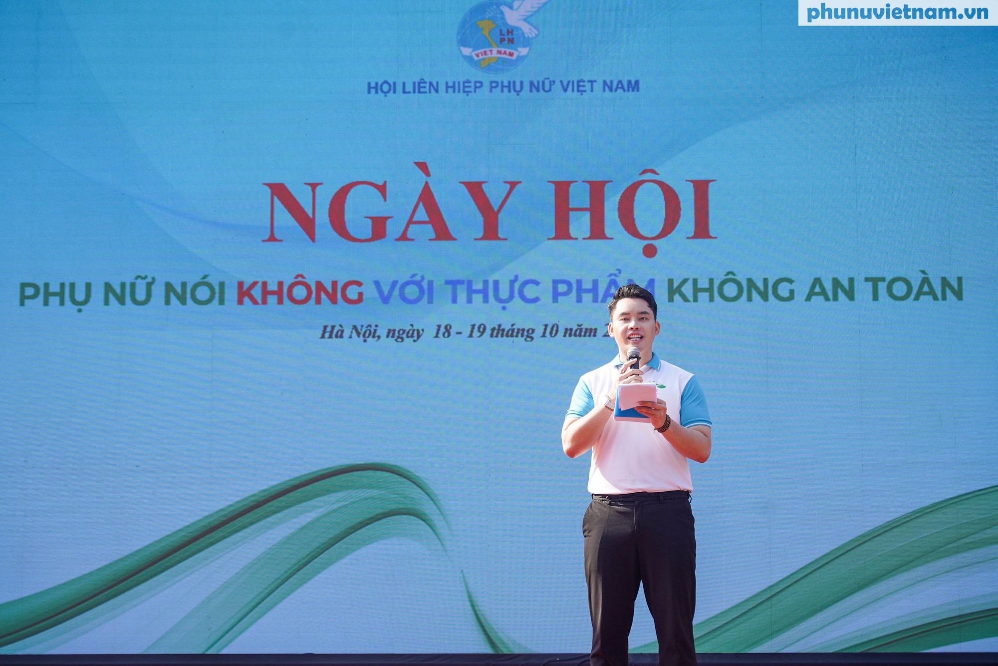 Sôi nổi khai mạc Ngày hội “Phụ nữ nói không với thực phẩm không an toàn”, Ngày hội “Phụ nữ Khỏe Đẹp và Tiêu dùng xanh”- Ảnh 8. Sôi nổi khai mạc Ngày hội “Phụ nữ nói không với thực phẩm không an toàn”, Ngày hội “Phụ nữ Khỏe Đẹp và Tiêu dùng xanh”- Ảnh 8.