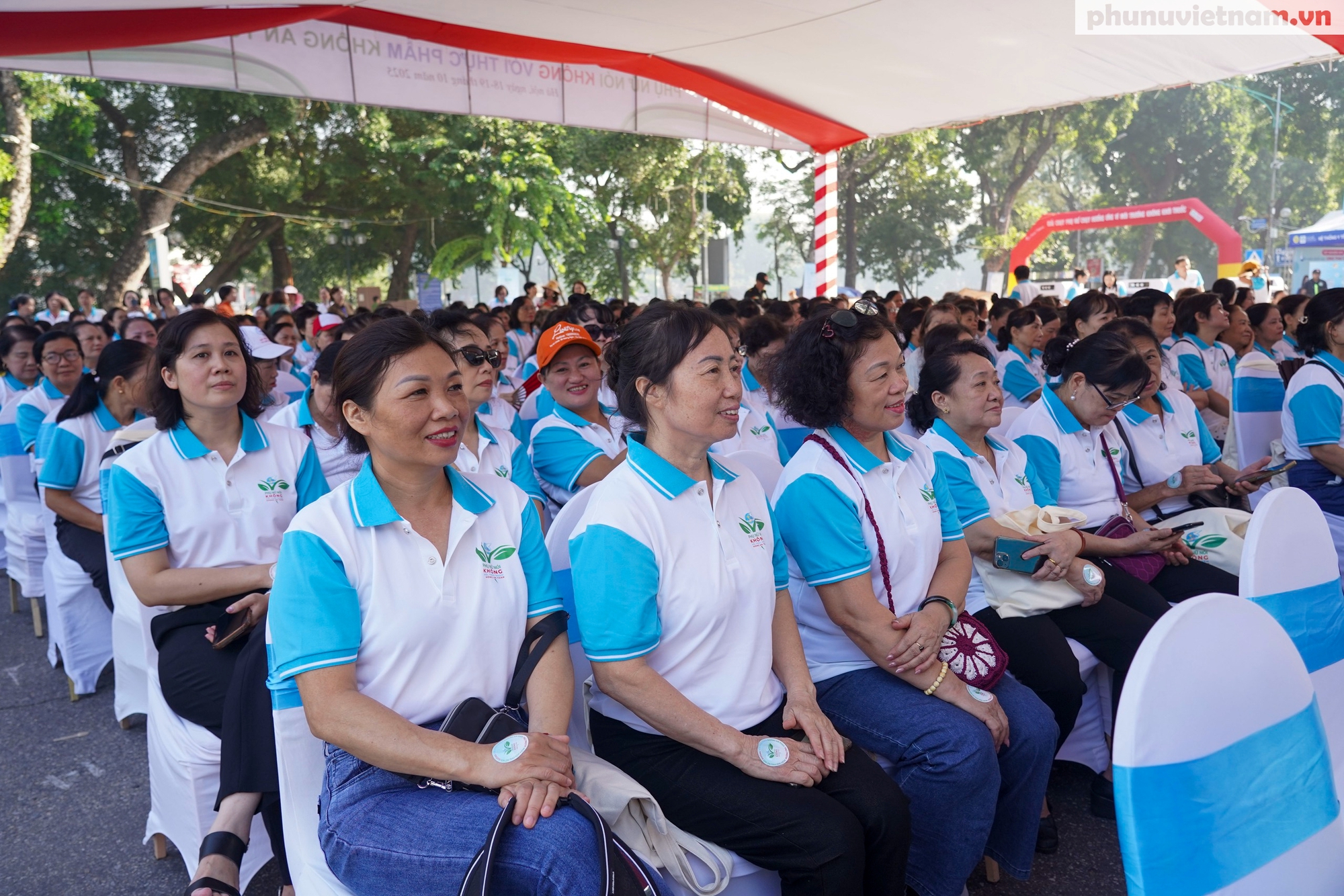 Sôi nổi khai mạc Ngày hội “Phụ nữ nói không với thực phẩm không an toàn”, Ngày hội “Phụ nữ Khỏe Đẹp và Tiêu dùng xanh”- Ảnh 9. Sôi nổi khai mạc Ngày hội “Phụ nữ nói không với thực phẩm không an toàn”, Ngày hội “Phụ nữ Khỏe Đẹp và Tiêu dùng xanh”- Ảnh 9.