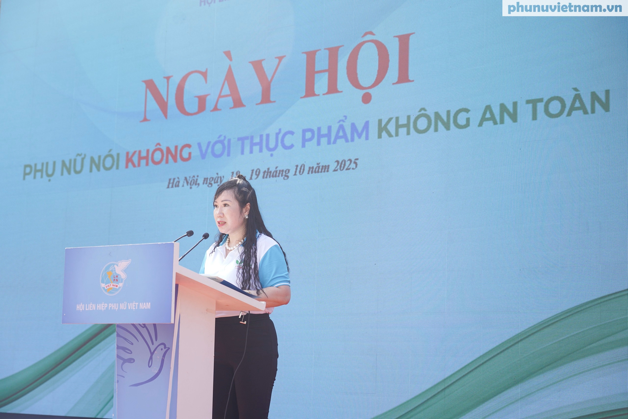 Sôi nổi khai mạc Ngày hội “Phụ nữ nói không với thực phẩm không an toàn”, Ngày hội “Phụ nữ Khỏe Đẹp và Tiêu dùng xanh”- Ảnh 16. Sôi nổi khai mạc Ngày hội “Phụ nữ nói không với thực phẩm không an toàn”, Ngày hội “Phụ nữ Khỏe Đẹp và Tiêu dùng xanh”- Ảnh 16.