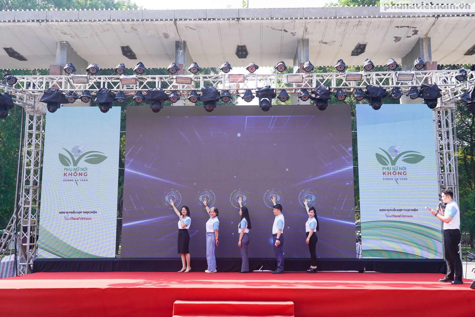 Sôi nổi khai mạc Ngày hội “Phụ nữ nói không với thực phẩm không an toàn”, Ngày hội “Phụ nữ Khỏe Đẹp và Tiêu dùng xanh”- Ảnh 17. Sôi nổi khai mạc Ngày hội “Phụ nữ nói không với thực phẩm không an toàn”, Ngày hội “Phụ nữ Khỏe Đẹp và Tiêu dùng xanh”- Ảnh 17.